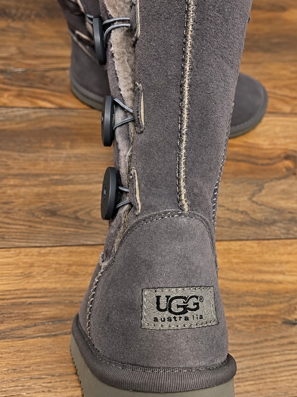 UGG Women's Size 8 Triple Button Gray Boots - Missing Button On 1 Boot